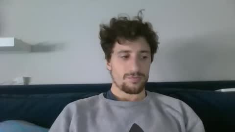 Snapshot of users1819 chatting on 18, 12, 2025 users1819 online show from 18, 12, 2025