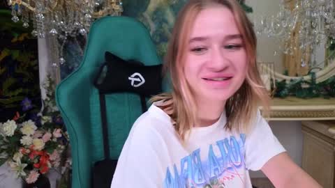 Leila online show from 1, 1, 2025