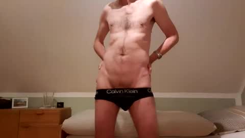 Snapshot of uwe_online chatting on 20, 11, 2025 UWE online show from 20, 11, 2025