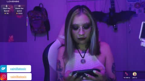 Snapshot of vainilla_l chatting on 8, 3, 2026 Vainilla Independent model online show from 8, 3, 2026