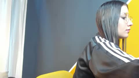 Snapshot of vaioletcooper chatting on 1, 4, 2026 VaiolletCooper online show from 1, 4, 2026