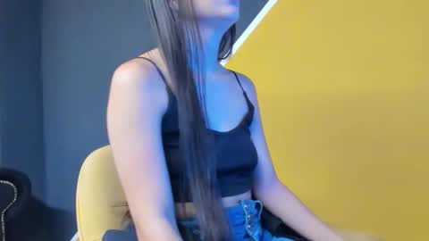 Snapshot of vaioletcooper chatting on 2, 4, 2026 VaiolletCooper online show from 2, 4, 2026