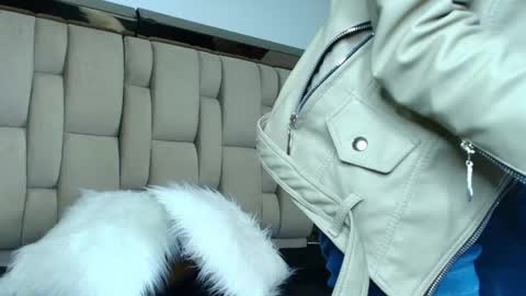 V A I O L E T T  S M I T H online show from 10, 1, 2026