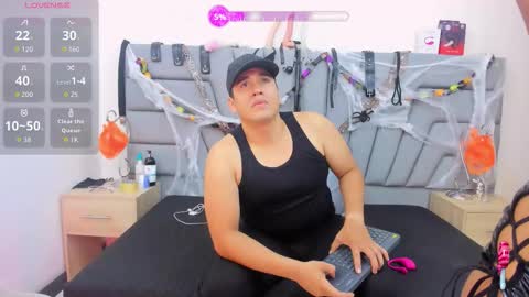 Snapshot of vale_n_matt chatting on 19, 10, 2025 Samantha y Matt online show from 19, 10, 2025