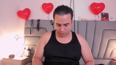 Snapshot of vale_n_matt chatting on 16, 11, 2025 Samantha y Matt online show from 16, 11, 2025