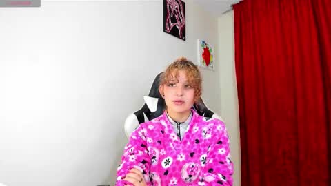 Snapshot of valent_27 chatting on 9, 9, 2025 Valentina online show from 9, 9, 2025