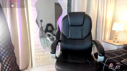 Snapshot of valentina__desire chatting on 3, 12, 2025 Valen online show from 3, 12, 2025