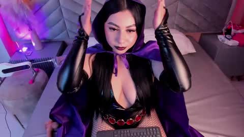 Mia  online show from 17, 10, 2025