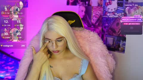 Snapshot of valentinna_5 chatting on 2, 2, 2025 Danielle Please help me to reach 300 thumbs up online show from 2, 2, 2025