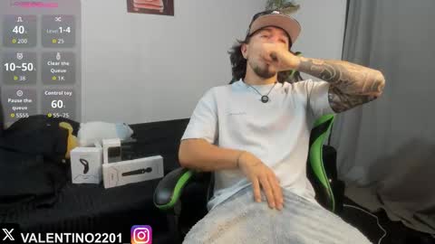 valentino online show from 21, 11, 2025