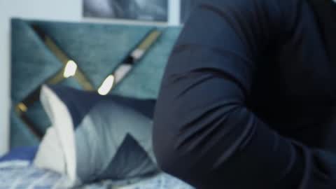 Valentino Ferrari online show from 15, 10, 2025