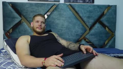 Valentino Ferrari online show from 16, 10, 2025