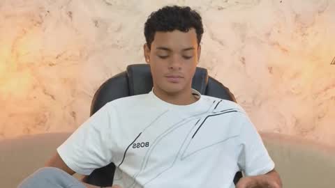 valentino_thompson online show from 28, 9, 2025