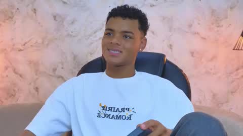 valentino_thompson online show from 5, 10, 2025