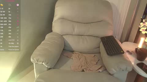 Snapshot of valentinoford chatting on 27, 2, 2025 Valentino online show from 27, 2, 2025