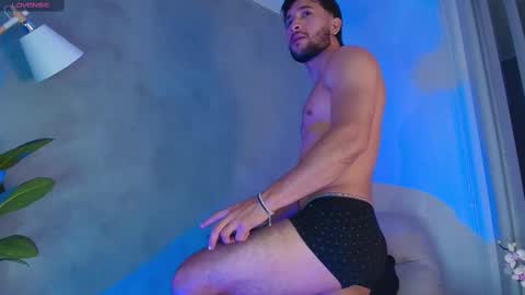 Snapshot of valentinoford chatting on 7, 3, 2025 Valentino online show from 7, 3, 2025