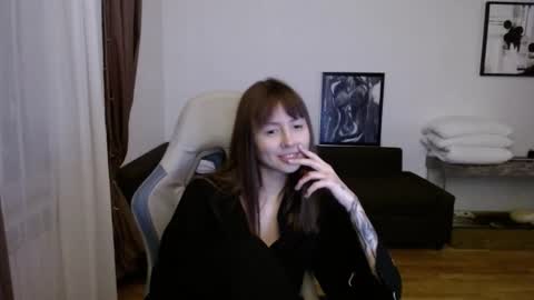 Snapshot of valents_cherry chatting on 28, 10, 2025 Valentina online show from 28, 10, 2025