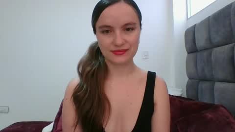 valeriafrannco online show from 10, 1, 2025