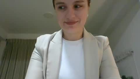 valeriafrannco online show from 7, 10, 2025