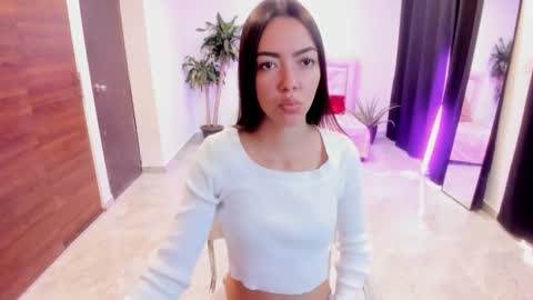 Snapshot of valerie_fox19 chatting on 14, 10, 2025 Valerie fox online show from 14, 10, 2025