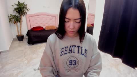 Snapshot of valerie_fox19 chatting on 1, 11, 2025 Valerie fox online show from 1, 11, 2025