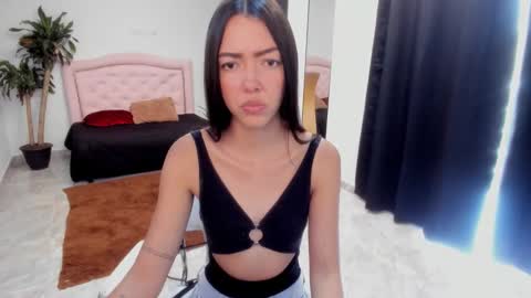 Snapshot of valerie_fox19 chatting on 21, 11, 2025 Valerie fox online show from 21, 11, 2025