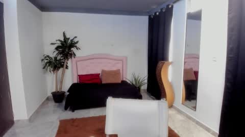 Valerie fox online show from 4, 12, 2025