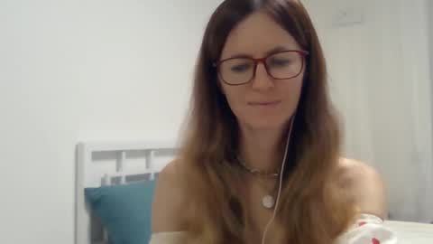 Snapshot of valerie_rose777 chatting on 12, 10, 2025 valerie_rose777 online show from 12, 10, 2025