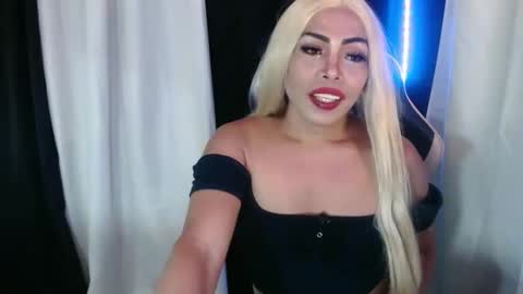 Snapshot of valerie_sensual chatting on 6, 1, 2025 valerie_sensual online show from 6, 1, 2025