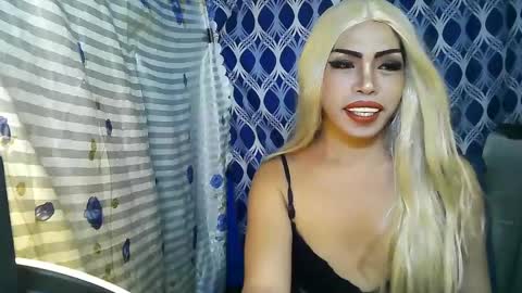 Snapshot of valerie_sensual chatting on 2, 2, 2025 valerie_sensual online show from 2, 2, 2025