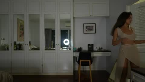 Snapshot of valerieh chatting on 16, 10, 2025 Valerie online show from 16, 10, 2025