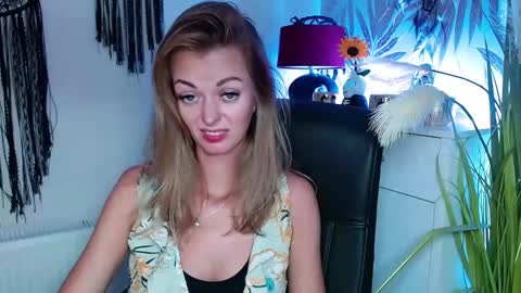 Snapshot of valerieluvsugar chatting on 2, 12, 2024 Valerie online show from 2, 12, 2024