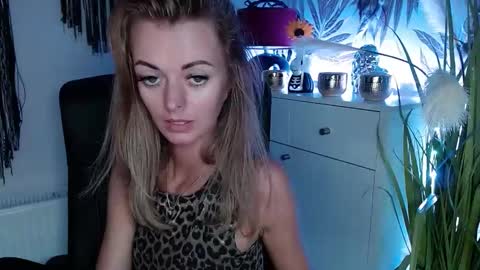 Snapshot of valerieluvsugar chatting on 3, 12, 2024 Valerie online show from 3, 12, 2024