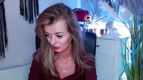 Snapshot of valerieluvsugar chatting on 30, 12, 2024 Valerie online show from 30, 12, 2024