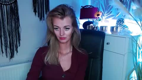 Snapshot of valerieluvsugar chatting on 30, 12, 2024 Valerie online show from 30, 12, 2024