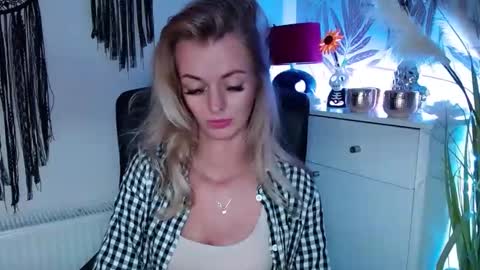 Snapshot of valerieluvsugar chatting on 4, 2, 2025 Valerie online show from 4, 2, 2025