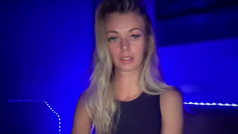 Snapshot of valerieluvsugar chatting on 12, 9, 2025 Valerie online show from 12, 9, 2025