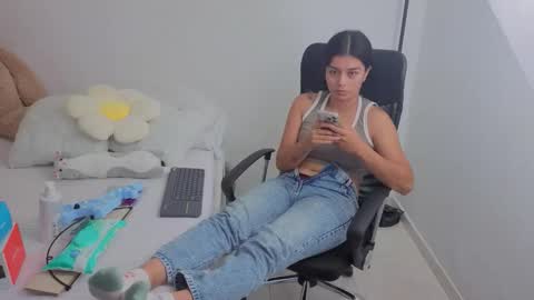 Juli C online show from 8, 11, 2025