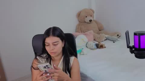 Snapshot of valerihouse chatting on 27, 11, 2025 Juli C online show from 27, 11, 2025