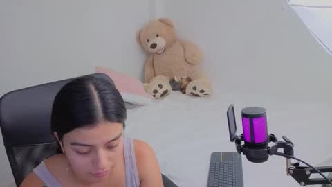 Snapshot of valerihouse chatting on 16, 12, 2025 Juli C online show from 16, 12, 2025