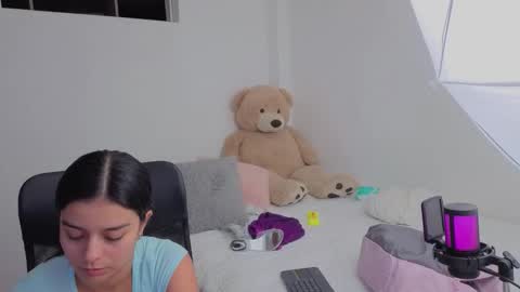 Snapshot of valerihouse chatting on 13, 1, 2026 Juli C online show from 13, 1, 2026