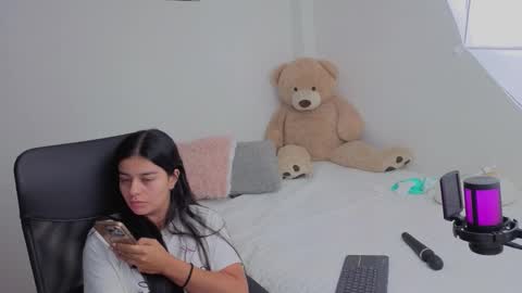 Snapshot of valerihouse chatting on 16, 1, 2026 Juli C online show from 16, 1, 2026