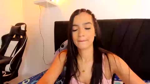 Snapshot of valeriie_pretty chatting on 4, 2, 2025 Vale online show from 4, 2, 2025