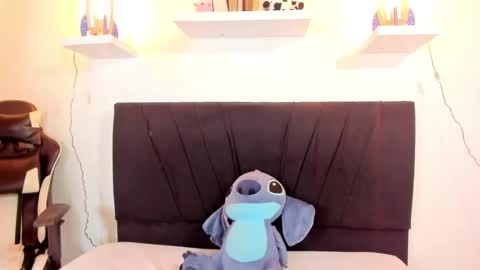 Snapshot of valeriie_pretty chatting on 26, 2, 2025 Vale online show from 26, 2, 2025