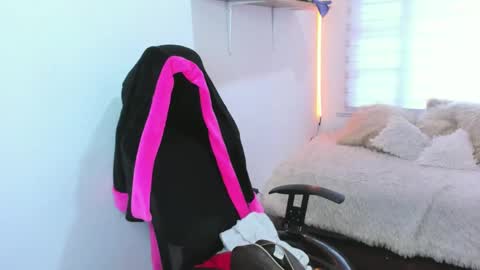 Snapshot of valery_bonnet1 chatting on 8, 11, 2025 valery_bonnet1 online show from 8, 11, 2025