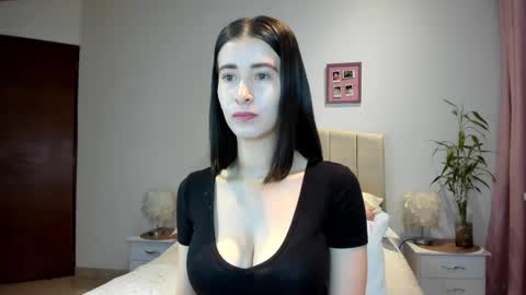 Macarena online show from 9, 3, 2025