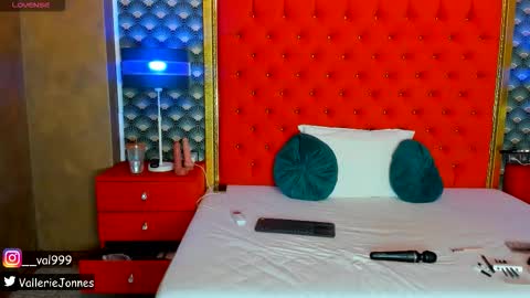 Valerie Val V online show from 4, 11, 2025