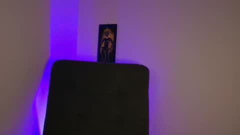 Snapshot of vallery16 chatting on 8, 11, 2025 Vallery16 online show from 8, 11, 2025