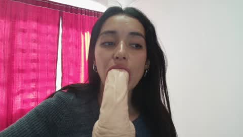 Snapshot of vallery_evanss chatting on 3, 1, 2025 Taty independent account online show from 3, 1, 2025