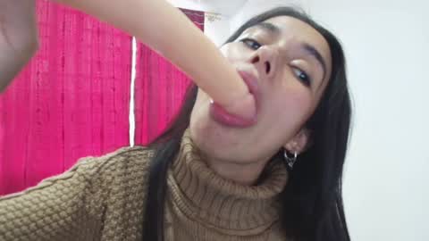 Snapshot of vallery_evanss chatting on 4, 1, 2025 Taty independent account online show from 4, 1, 2025